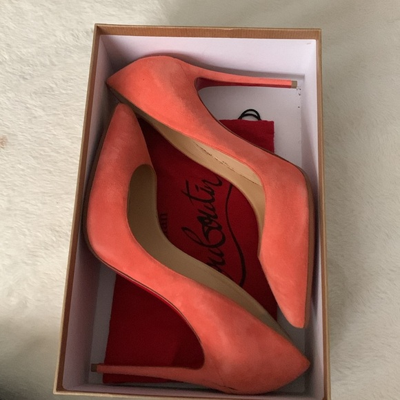 Christian Louboutin Pigalle Follies 100 (1 day sale!) - Picture 6 of 9